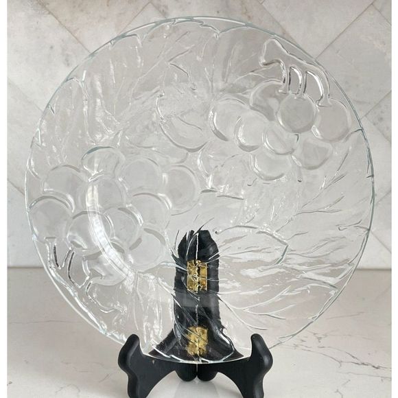 4 Vintage Clear Heavy Glass Embossed Plates Grape Leaf Design KIG Indonesia 7" - Picture 3 of 6